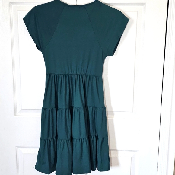 Urban Outfitters New Womens Tiered Mini Dress Small Jersey Green V-neck New Soft - Picture 9 of 9